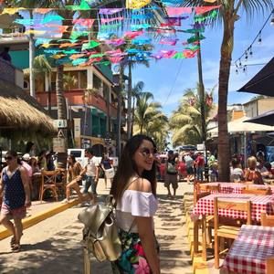 Meet your Posher, Andrea